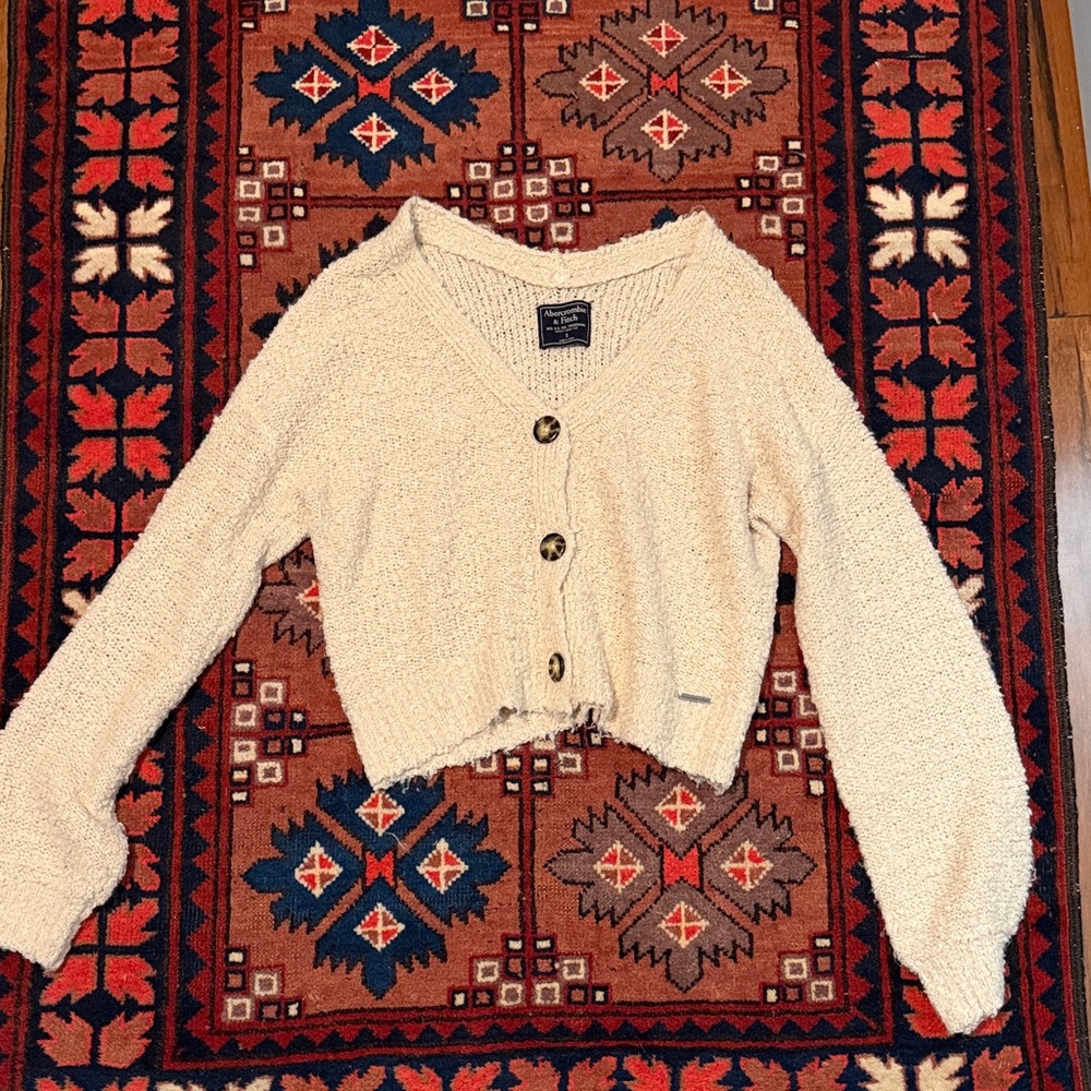 Abercrombie cream cardigan
